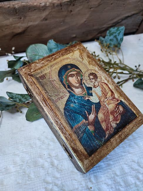 Cutie din Lemn Model Carte, Decorată cu Imaginea Maicii Domnului [6]