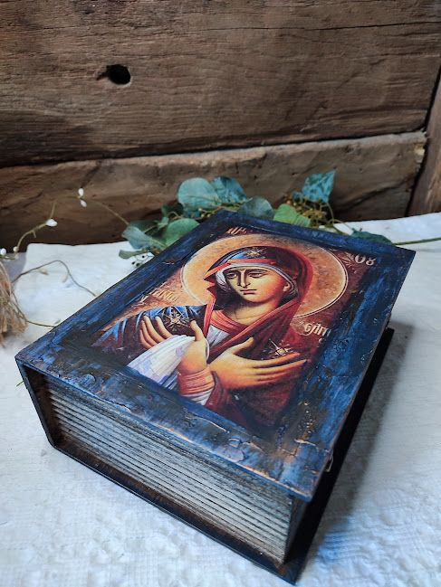 Cutie din Lemn Model Carte, Decorată cu Imaginea Maicii Domnului [4]