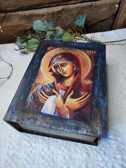 Cutie din Lemn Model Carte, Decorată cu Imaginea Maicii Domnului [5]