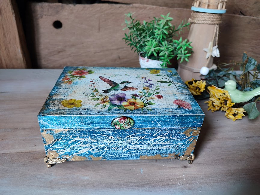 Cutie lemn-Colibri în dansul florilor [4]