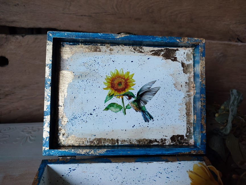 Cutie lemn-Colibri în dansul florilor [3]