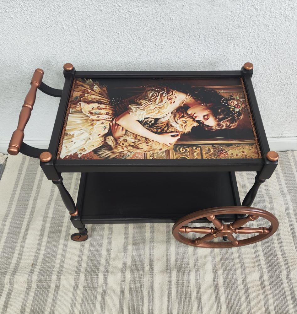 Gheridon/masuta-Eleganța Timpului [2]