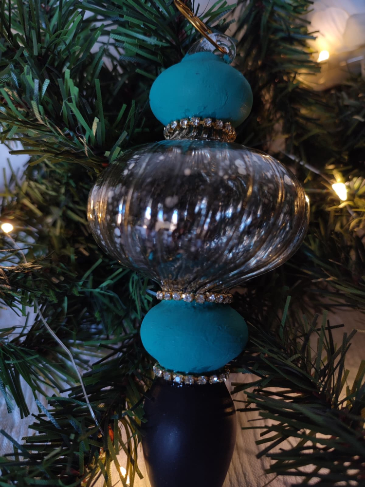 Glob decorativ din sticlă handmade – ornament elegant pentru brad de Crăciun vintage [5]