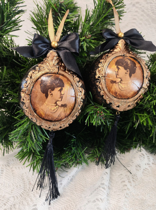 Glob -Regina Maria Black [7]