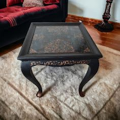 Măsuță decorativă Black Beauty – design vintage, ideală pentru spații mici [1]