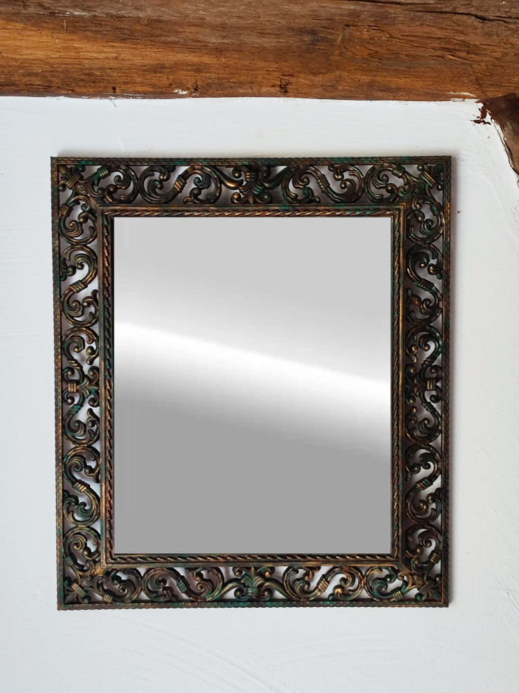 Oglindă de perete cu ramă decorativă patinată – Piesă unicat [1]