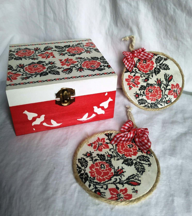 Set cutie si decoratiuni,tematica folk [1]