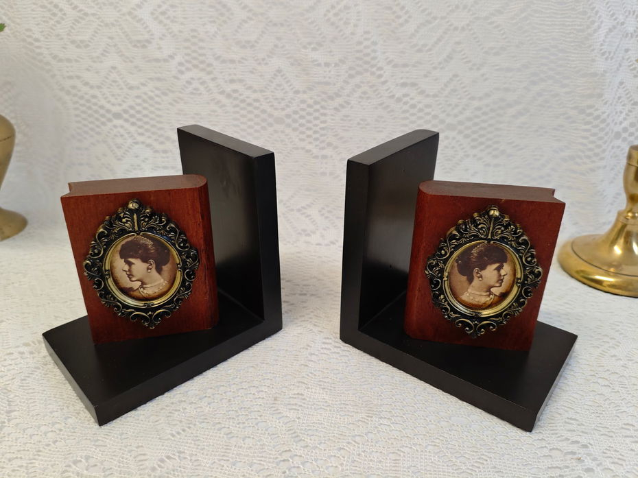 Suporturi de cărți din lemn masiv Regina Maria [9]