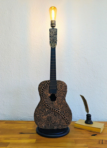 Corpuri de Iluminat și Lămpi Handmade – Lumină cu Stil și Poveste - Lampă/veioză -Chitară Steampunk