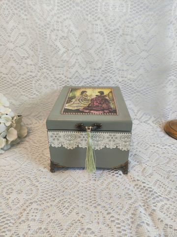 Cutii și Casete Bijuterii Handmade – Eleganță Unicat pentru Comori Personale - Casetă bijuterii -Mademoiselle