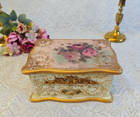 Cutii și Casete Bijuterii Handmade – Eleganță Unicat pentru Comori Personale - Casetă bijuterii -Rose