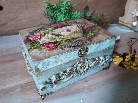 Cutii,casete,cufere handmade - Casetă bijuterii -Vintage Roses
