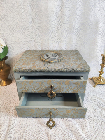 Cufăr/dulăpior-Alizee [5]