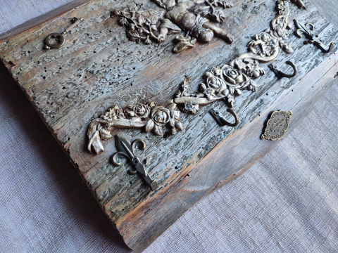 Cuier de perete handmade – lemn vechi, înger și farmec rustic [2]