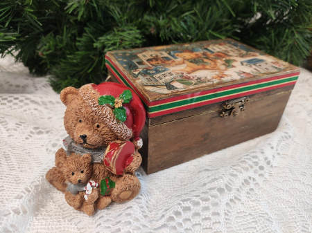 Cutie cu figurina Teddy [1]