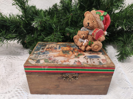 Cutie cu figurina Teddy [5]
