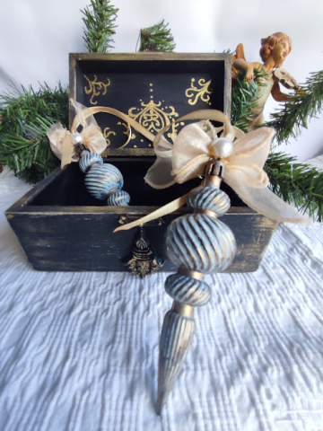 Cutie cadou handmade cu globuri de Crăciun [5]