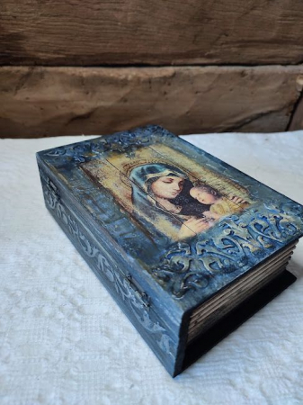 Cutie din Lemn Model Carte, Decorată cu Imaginea Maicii Domnului [5]