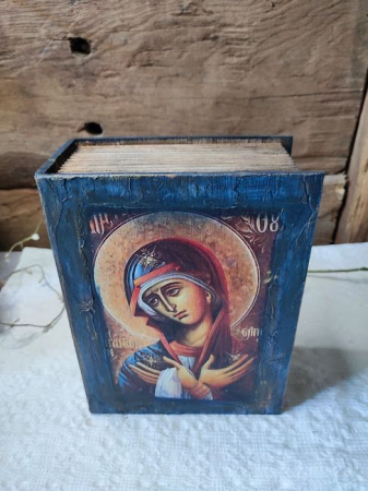 Cutie din Lemn Model Carte, Decorată cu Imaginea Maicii Domnului [2]