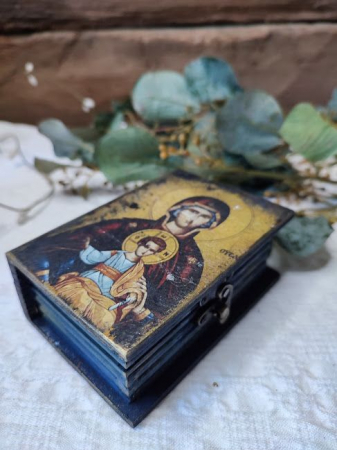Cutie din Lemn Model Carte, Decorată cu Imaginea Maicii Domnului [0]