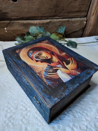 Cutie din Lemn Model Carte, Decorată cu Imaginea Maicii Domnului [1]