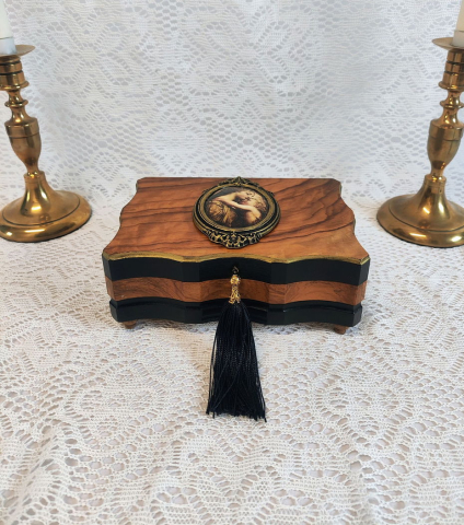 Cutii și Casete Bijuterii Handmade – Eleganță Unicat pentru Comori Personale - Cutie muzicală -Noir