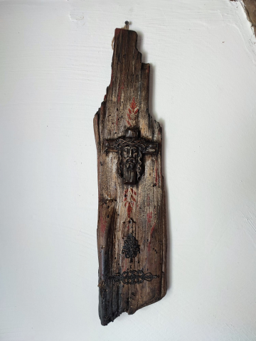 Decorațiune Rustică Unicat – Cruce pe Lemn Recuperat [2]