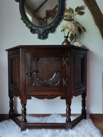 Mobila Reconditionata-Mobila Shabby Chic - dulap-lateral-restaurat-old-charm-furniture