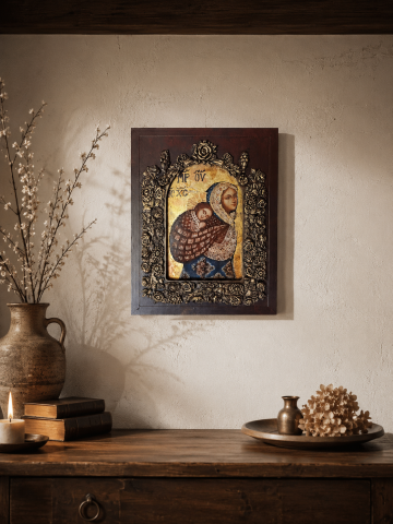 Icoane și Decor Rustic – Unicate din Lemn și Piatră - Icoană de perete „Purtătoarea de Griji” – detalii în relief, tehnici mixte