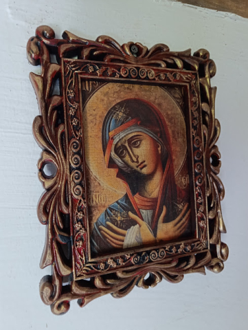 Icoană „Maica Domnului Îndurerată” – tehnică mixtă, ramă sculptata, decor masă/perete [1]