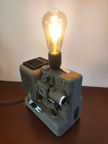 Lampă Handmade din Proiector Vintage [5]