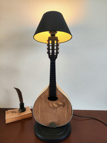 Corpuri de iluminat/lampi handmade - Lampa/veioza-Mandolina