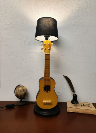 Corpuri de iluminat/lampi handmade - Lampă/veioză -Ukulele