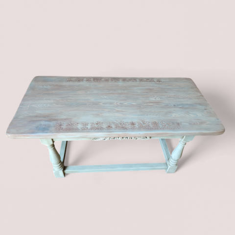 Masa de cafea din lemn masiv – eleganță și rafinament într-o piesă recondiționată unică! [3]