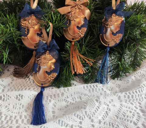 Craciun-globuri si decoratiuni hand made - Medalion Camee -Blue