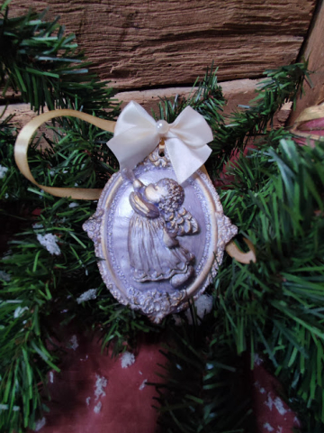 Ornament Crăciun handmade – înger decorativ din ceramică cu fundă satinată și perlă [5]