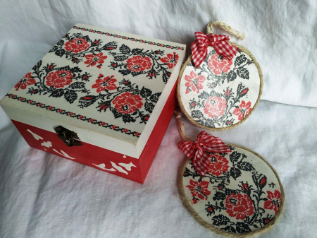 Set cutie si decoratiuni,tematica folk [1]
