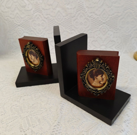 Suporturi de cărți din lemn masiv Regina Maria [7]