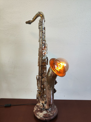 Corpuri de iluminat/lampi handmade - Veioză/lampă -Saxofon