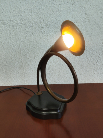 Corpuri de iluminat/lampi handmade - Veioză/lampa-Trompeta