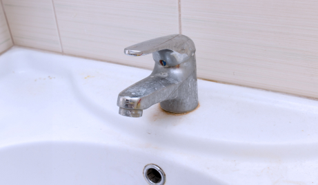 Te-ai săturat să vezi calcar pe robinete
 și electrocasnice?