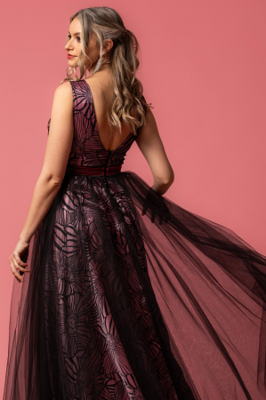 Rochie Ellis [9]