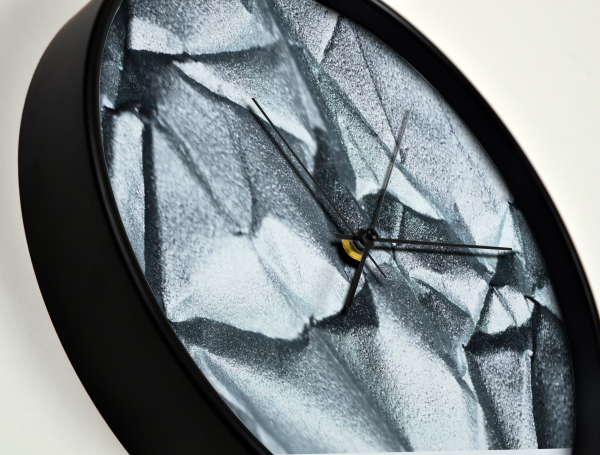 Ceas de perete, pentru living, birou sau showroom, Folie metalica neuniforma [3]