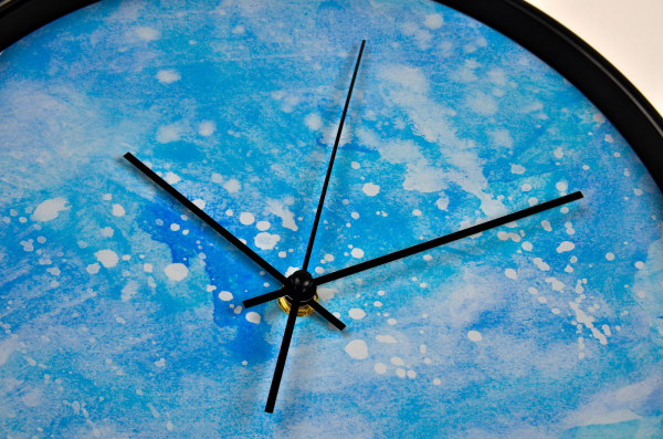 Ceas de perete, pentru living, birou sau showroom, Fundal grunge albastru [3]