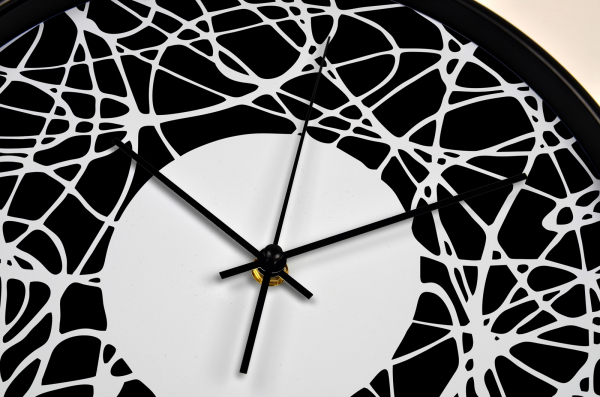 Ceas de perete, pentru living, birou sau showroom, O incurcatura eleganta/fundal negru [3]