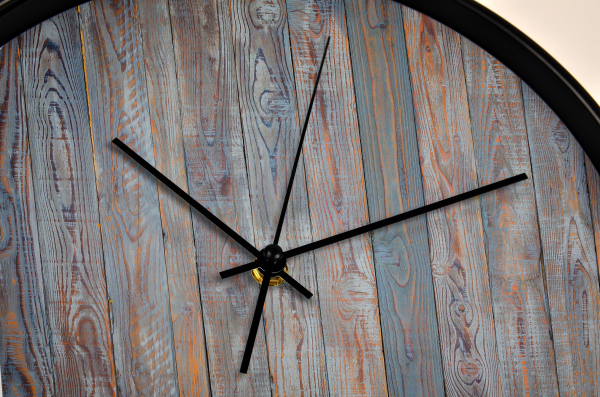 Ceas de perete, pentru living, birou sau showroom, Print digital scanduri de lemn verticale [2]