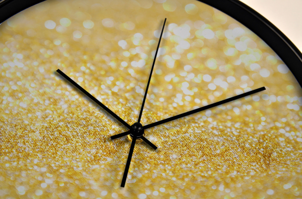 Ceas de perete, pentru living, birou sau showroom, Sclipire auriu cu efect bokeh [3]