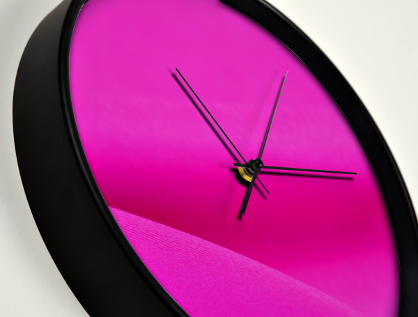 Ceas de perete, pentru living, birou sau showroom, Valuri magenta [2]