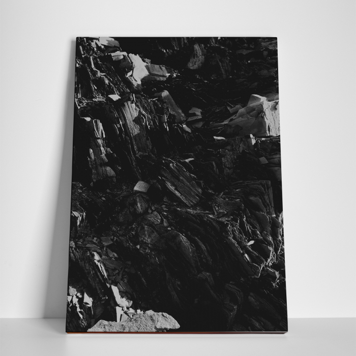 Tablou canvas abstract, Un munte... alb-negru [3]