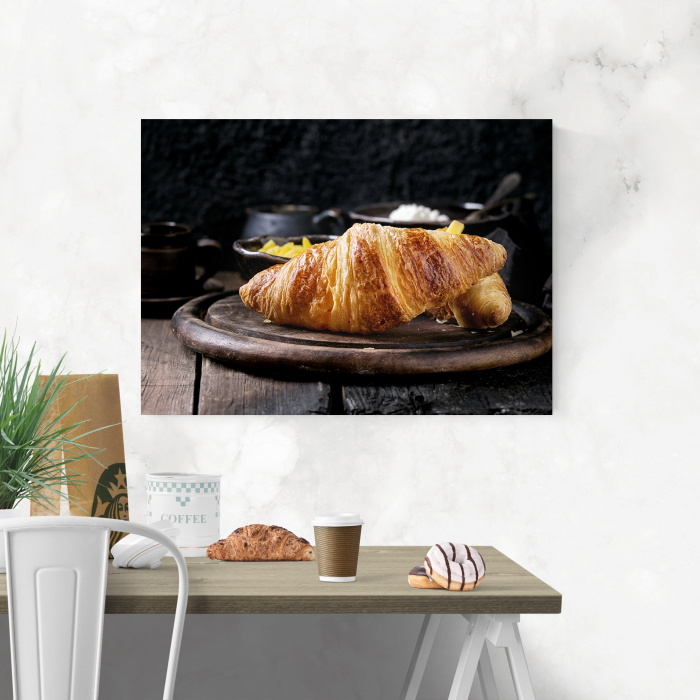 Tablou canvas bucatarie, Croisant proaspat scos de la cuptor [4]